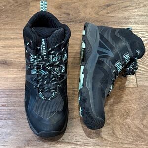 MERRELL Women’s GTX Hiking Boot